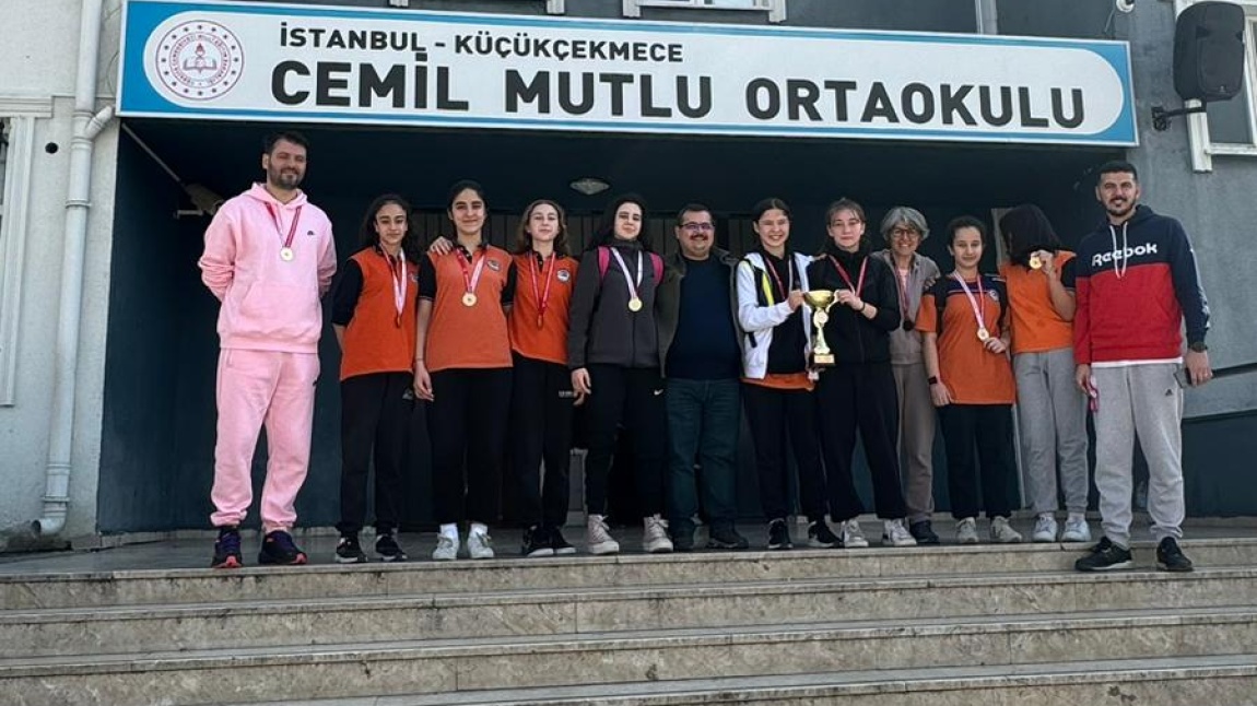 Kızlarımız İstanbul Şampiyonu  !!!